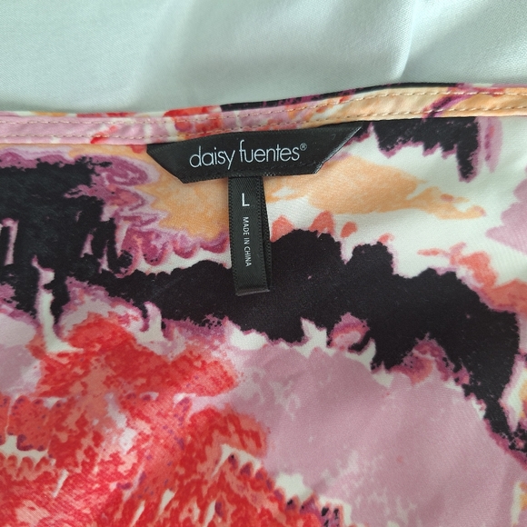 Daisy Fuentes Ruffled Sleeveless Blouse - Picture 3 of 3